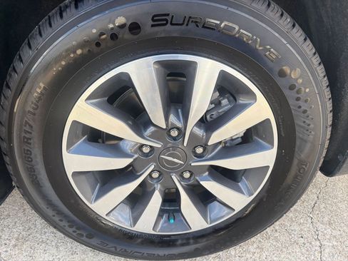 Used 2023 Chrysler Pacifica Touring-L image 31