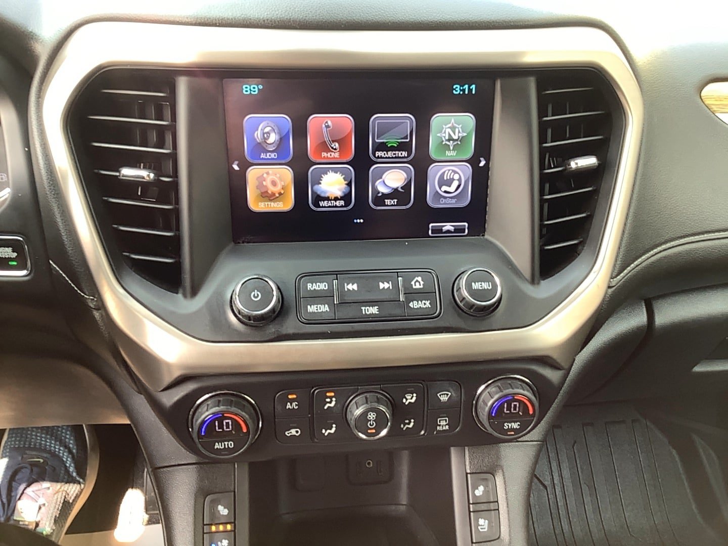 Used 2018 GMC Acadia Denali w/ Technology Package AWD/4WD image 14