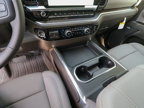 New 2025 GMC Sierra 2500 SLT w/ SLT Premium Package AWD/4WD image 21