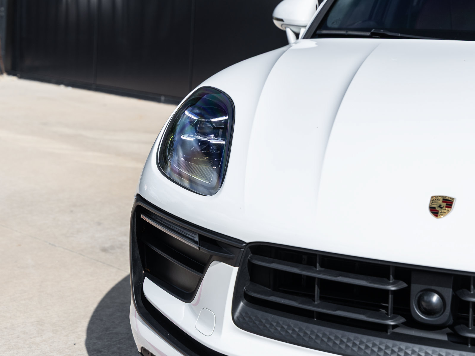 Certified 2025 Porsche Macan w/ Premium Package Plus AWD/4WD image 19