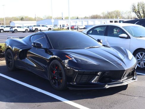 Used 2022 Chevrolet Corvette Stingray Premium Cpe w/ Z51 Performance Package image 3