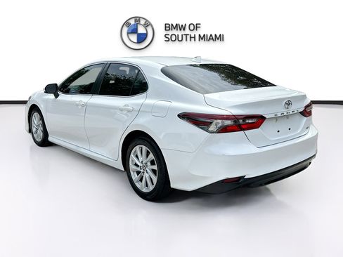 Used 2022 Toyota Camry LE image 5