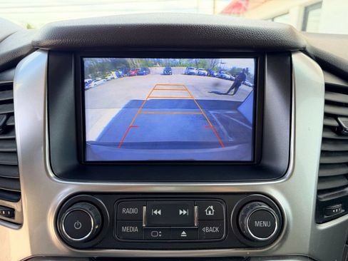 Used 2017 Chevrolet Suburban LT w/ Luxury Package image 22