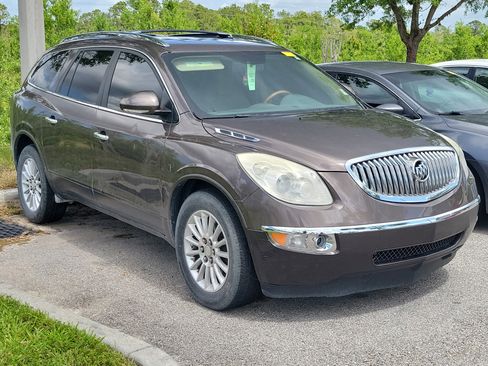 Used 2011 Buick Enclave CXL image 2