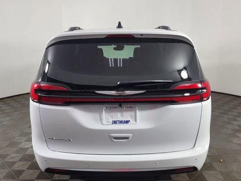 New 2026 Chrysler Pacifica Pinnacle image 6