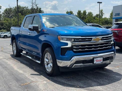 Used 2022 Chevrolet Silverado 1500 LTZ w/ LTZ Premium Package AWD/4WD image 2