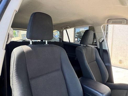 Used 2018 Toyota RAV4 LE w/ All Weather Liner Package FWD image 20