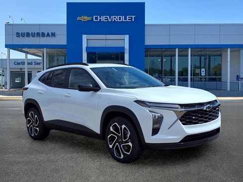 New 2026 Chevrolet Trax RS w/ Sunroof Package FWD image 3
