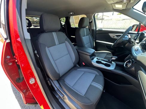 Used 2025 Chevrolet Blazer LT FWD image 32