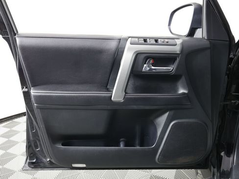 Used 2016 Toyota 4Runner SR5 Premium w/ Convenience Package image 12