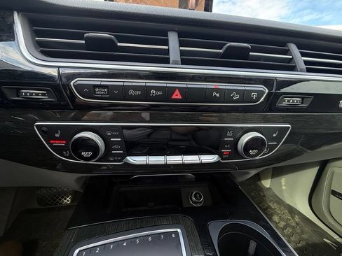Used 2017 Audi Q7 3.0T Prestige AWD/4WD image 21