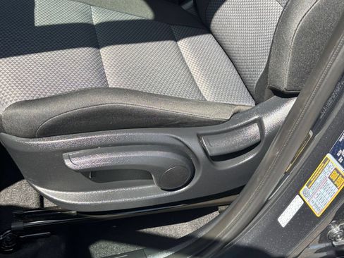 Used 2025 Kia Soul LX w/ LX Technology Package FWD image 21
