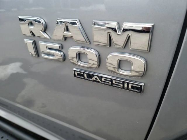 Used 2019 RAM 1500 Classic SLT AWD/4WD image 39