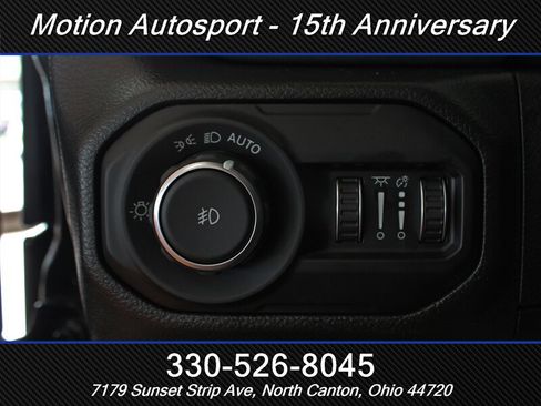 Used 2021 Jeep Wrangler Unlimited Sahara w/ Dual Top Group AWD/4WD image 18