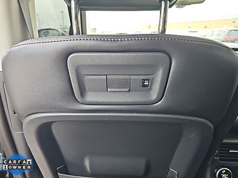 Used 2024 Land Rover Discovery S image 22