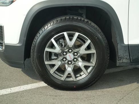 Used 2023 GMC Acadia SLE FWD image 11