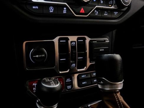 Used 2025 Jeep Gladiator Rubicon w/ Safety Group image 82