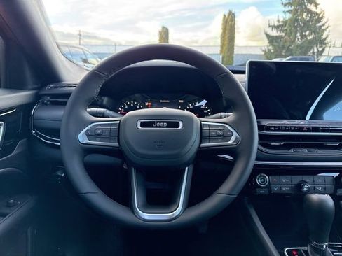 New 2026 Jeep Compass Latitude image 14