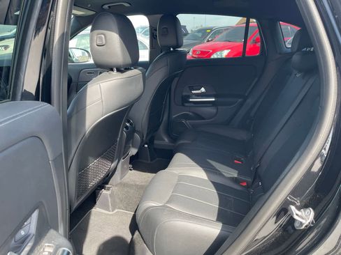 Used 2023 Mercedes-Benz GLA 250 4MATIC image 3