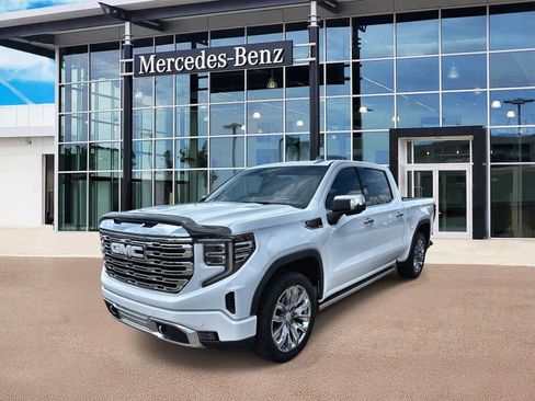 Used 2022 GMC Sierra 1500 Denali w/ Denali Reserve Package AWD/4WD image 1
