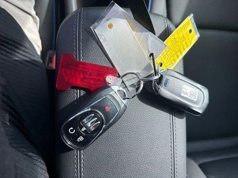 Certified 2025 Buick Encore GX Sport Touring image 24