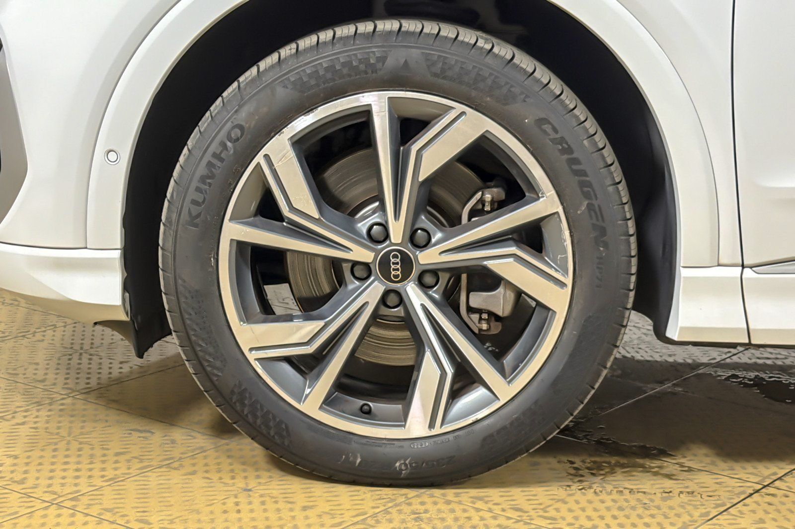 Certified 2023 Audi Q4 e-tron Premium Plus AWD/4WD image 26