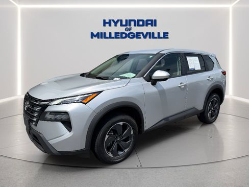 Used 2024 Nissan Rogue SV AWD/4WD image 1