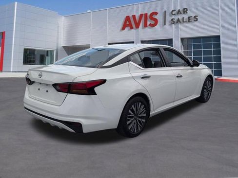 Used 2025 Nissan Altima 2.5 SV FWD image 6