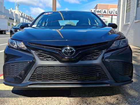 Used 2024 Toyota Camry SE FWD image 2