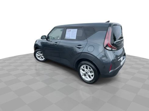 Used 2025 Kia Soul LX w/ LX Technology Package FWD image 6