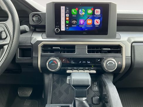 Used 2025 Toyota Tacoma SR5 AWD/4WD image 10