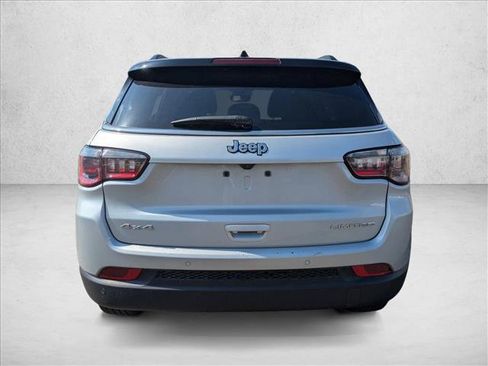 Used 2025 Jeep Compass Limited AWD/4WD image 6