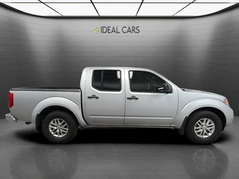 Used 2017 Nissan Frontier SV w/ SV Value Truck Package RWD image 6