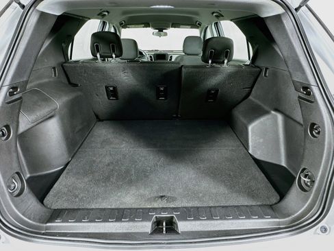 Used 2019 Chevrolet Equinox LS FWD image 28
