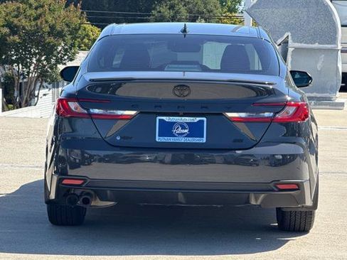 Used 2025 Toyota Camry SE w/ Convenience Package FWD image 4