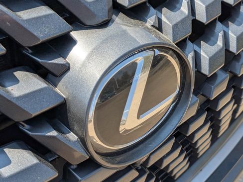Used 2022 Lexus GX 460 Luxury w/ Sport Design Package AWD/4WD image 11