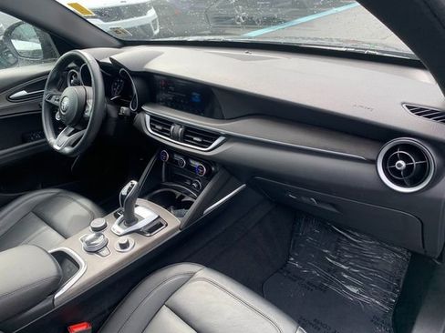Used 2023 Alfa Romeo Stelvio Ti AWD/4WD image 12