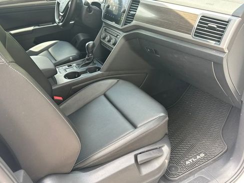 Used 2019 Volkswagen Atlas SE FWD image 12