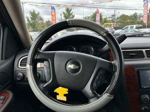 Used 2009 Chevrolet Suburban LT image 23