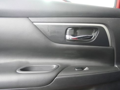 Used 2016 Nissan Altima 2.5 SV w/ Convenience Package FWD image 12