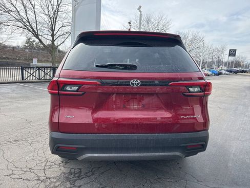 Used 2024 Toyota Grand Highlander Platinum image 4