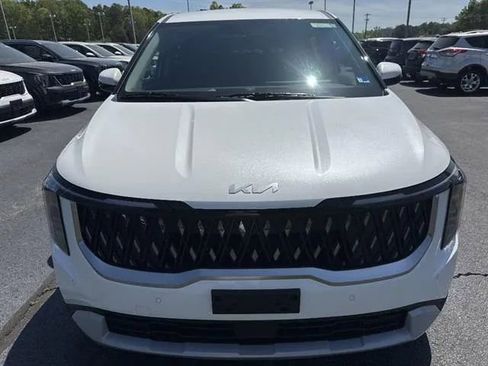 New 2026 Kia Carnival LX FWD image 2
