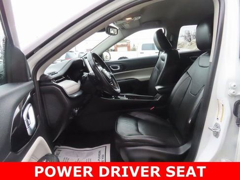 Used 2022 Jeep Compass Limited image 19