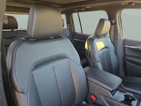 New 2026 Jeep Grand Cherokee Limited w/ Limited Altitude Package RWD image 31