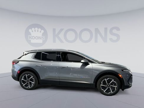 New 2026 Chevrolet Equinox EV LT image 17