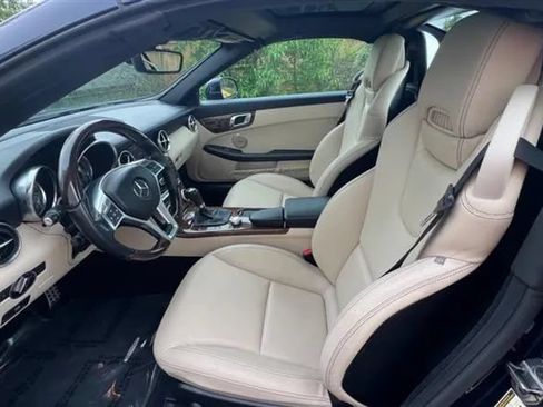 Used 2014 Mercedes-Benz SLK 250 image 26