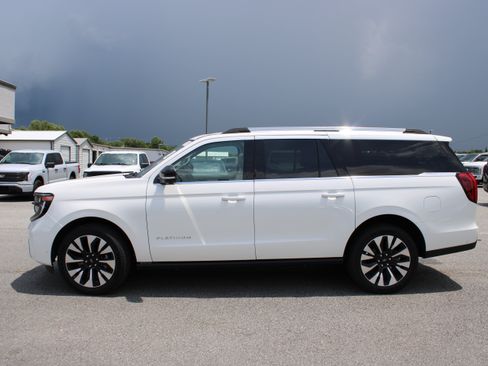 Used 2025 Ford Expedition Max Platinum w/ Driver's Package AWD/4WD image 1