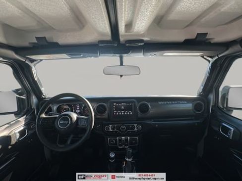 Used 2023 Jeep Gladiator Sport AWD/4WD image 10