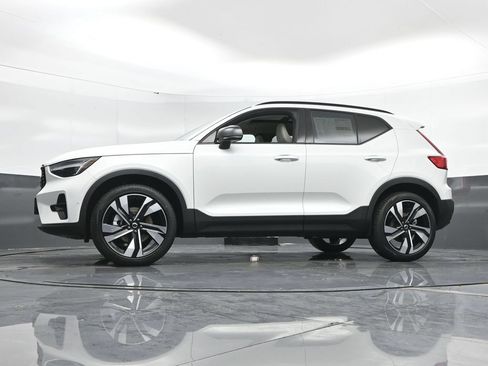New 2026 Volvo XC40 B5 Ultra w/ Climate Package AWD/4WD image 44