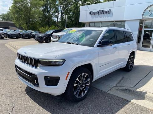 Used 2023 Jeep Grand Cherokee L Overland w/ Luxury Tech Group IV AWD/4WD image 13